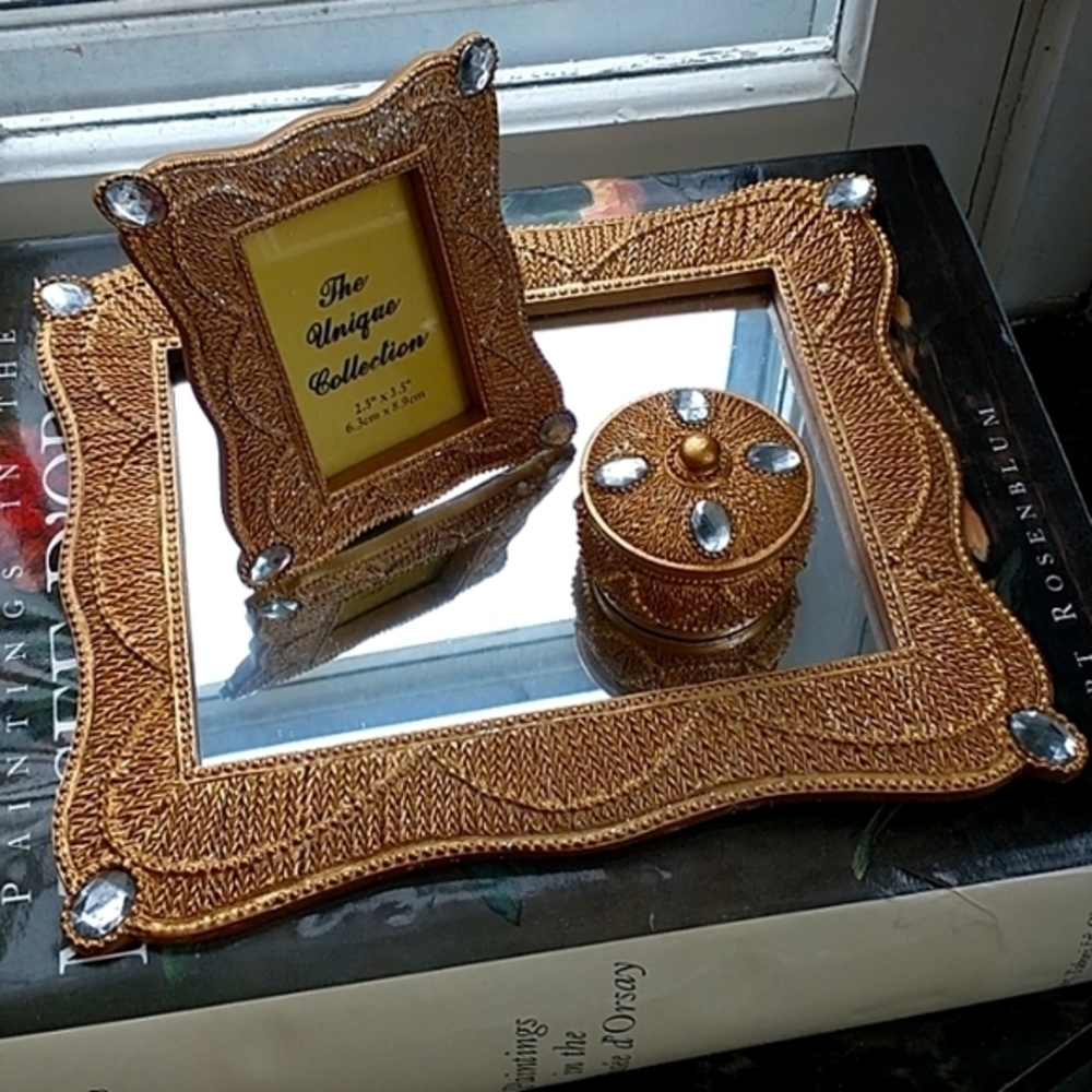 Allure Gold 3 Piece Vanity Set NWOT Mirrored Tray, Frame, Round Trinket Box